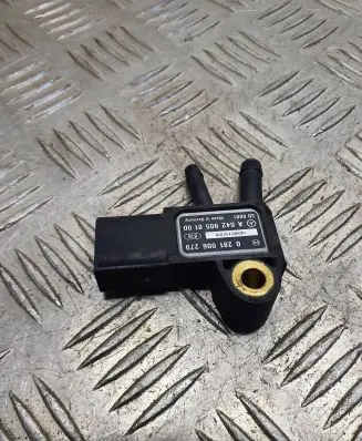 Infiniti Q70 Y51 Exhaust gas pressure sensor A6429050100 140901T0101E 0281006279