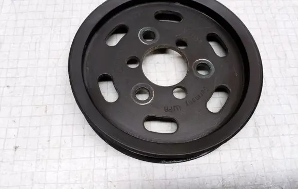 Volkswagen PASSAT B5.5 Power steering pump pulley 038145255D