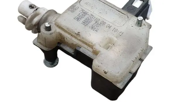 Skoda Octavia Mk2 (1Z) Central locking motor 1Z0810773 1M0959781A