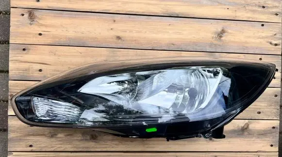 Ford Focus Headlight/headlamp 2020101111 BM5113W030CF