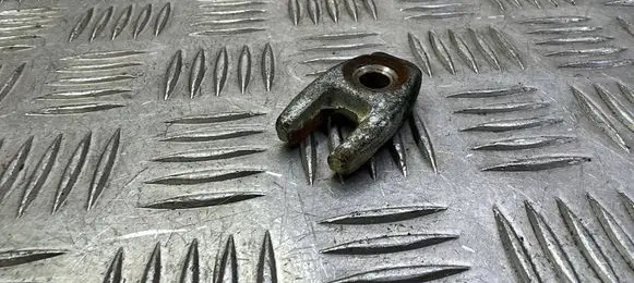 Renault Kadjar Fuel Injector clamp holder 