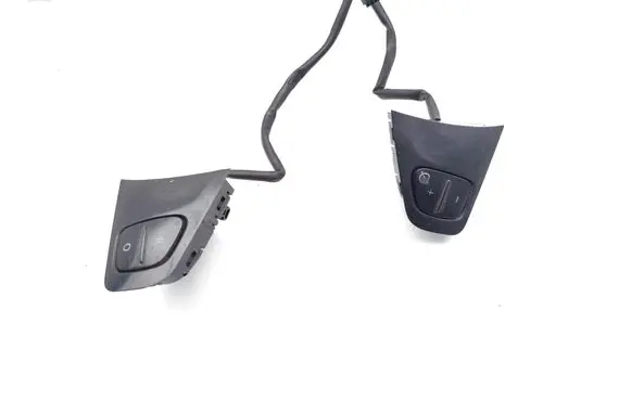 Opel Vivaro Steering wheel buttons/switches 
