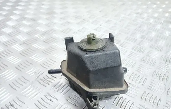 Audi A3 S3 8L Power steering fluid tank/reservoir 1J0422371B