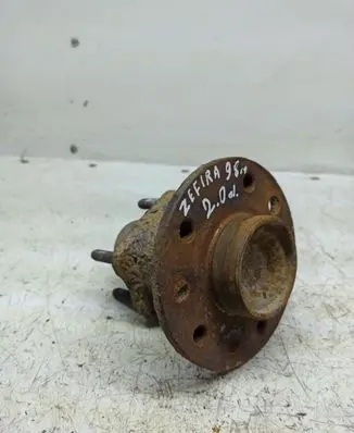 Opel Zafira A Rear wheel hub