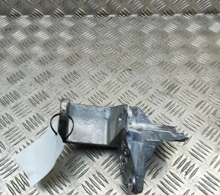 Genesis GV70 Engine mounting bracket