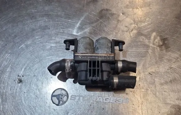 BMW 5 E39 Coolant heater control valve 8374995 1147412137