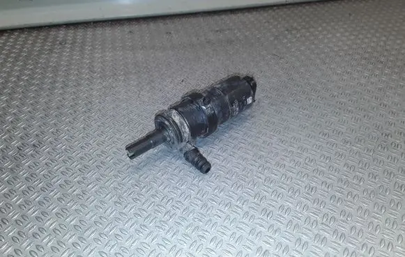 Opel Astra H Windscreen/windshield washer pump 13157637