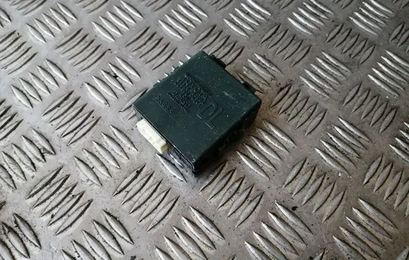 Toyota Yaris Door central lock control unit/module 8597052050 0515004341
