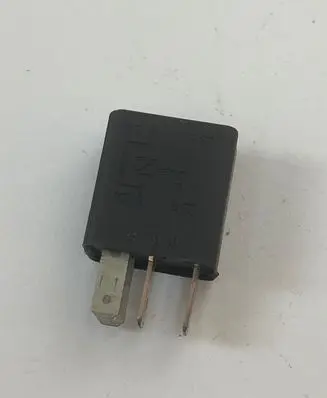 Opel Zafira A Other relay 24432680 70221 12V20A