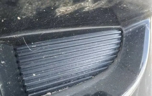 Front bumper lower grill