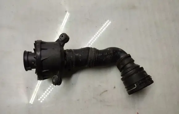 Intake resonator