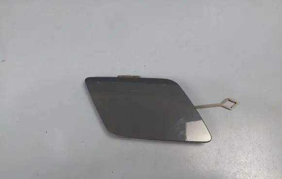 BMW 1 F40 Front tow hook cap/cover 51118070931