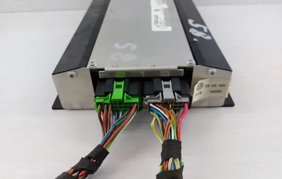 Volkswagen Phaeton HiFi Audio sound control unit 3D0035465A