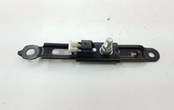 Toyota RAV 4 (XA30) Seat belt adjustment rail E56300