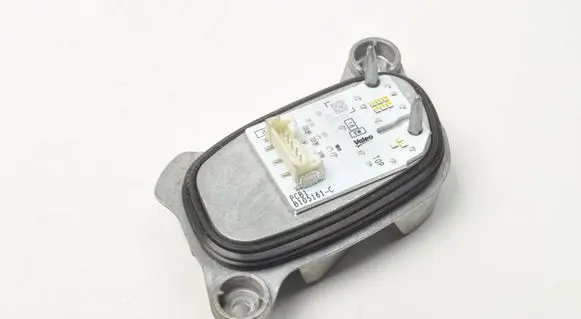 BMW 1 F40 Voltage converter/converter module B105161