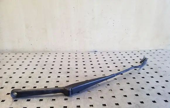 Volkswagen Transporter - Caravelle T4 Front wiper blade arm 701955409A