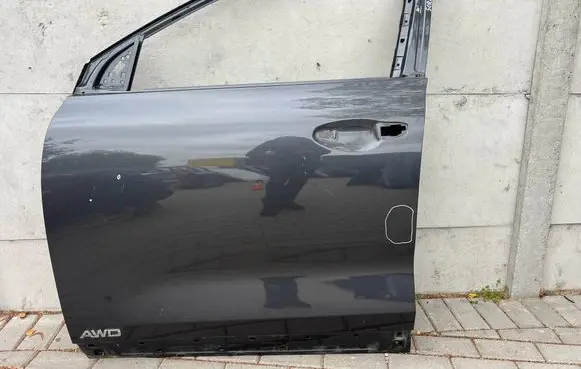 KIA Sorento Front door