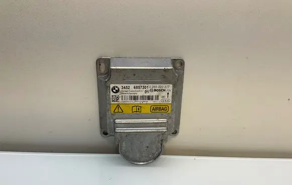 BMW 7 F01 F02 F03 F04 Airbag control unit/module 6857301