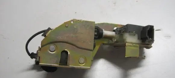 Volkswagen Touareg I Tailgate window lock/catch/latch 7L0827506