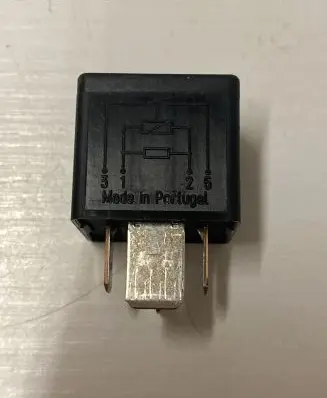 Volkswagen Golf IV Other relay 7M0951253A 95VW10K705CA V23136J6X45