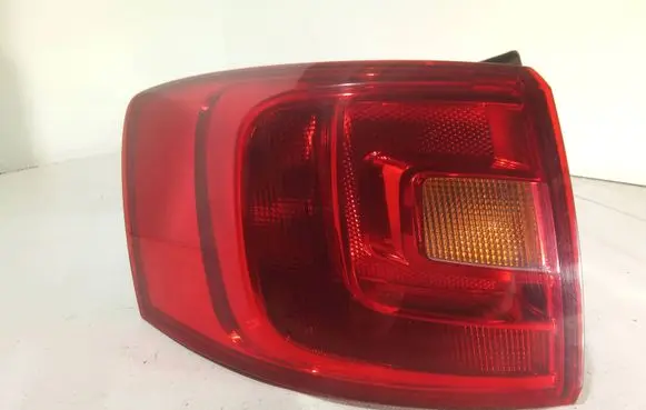 Volkswagen Jetta VI Rear/tail lights F00htv4019