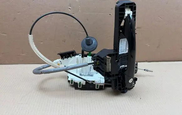 Mercedes-Benz E C207 W207 Front door lock A0997200135 A2047601534