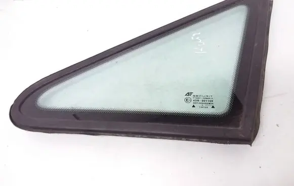 Seat Alhambra (Mk1) Front triangle window/glass 