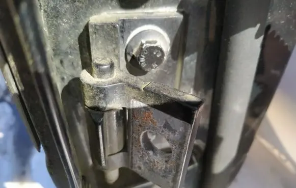 Volvo S80 Rear door lower hinge