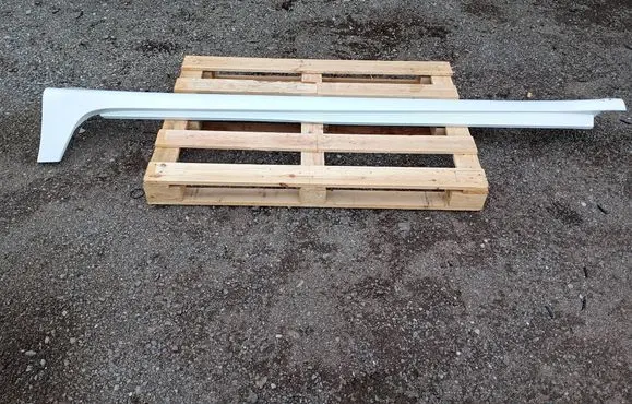 Chrysler Pacifica Sill/side skirt trim PR124