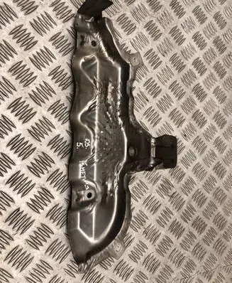 Citroen DS5 Heat shield in engine bay 