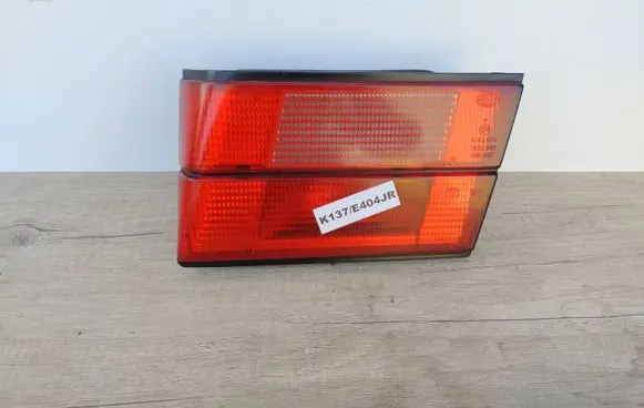 BMW 5 E34 Rear/tail lights BMW 5 E34 SEDAN PRAWA LAMPA W KLAPĘ TYŁ KOMPLETNA