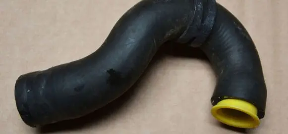 Volkswagen Polo V 6R Engine coolant pipe/hose