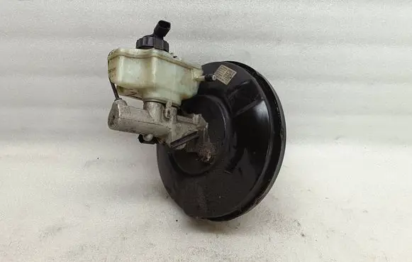 Volkswagen Golf V Brake booster 1K1614105AQ 0204051358