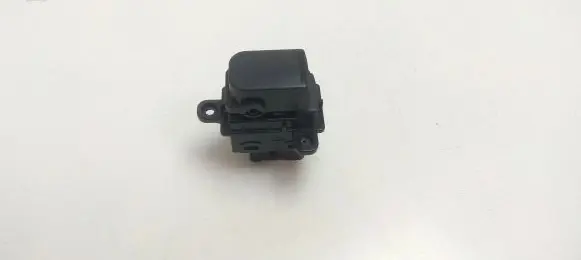 KIA Soul Electric window control switch 4865201110 M8617