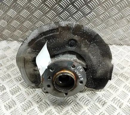 BMW X1 F48 F49 Front wheel hub 6876645