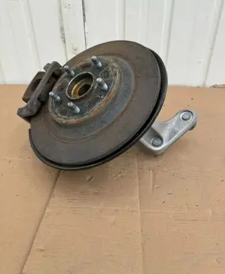 Rear wheel hub