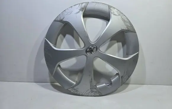 Toyota Prius (XW30) R15 wheel hub/cap/trim 4260247060