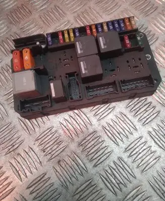 Land Rover Range Rover L322 Fuse module 071003003356 YQE500390 518880000