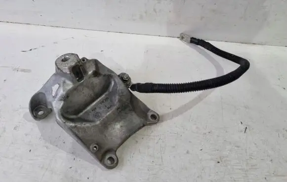 Audi A4 S4 B9 Engine mounting bracket 8W0199308L