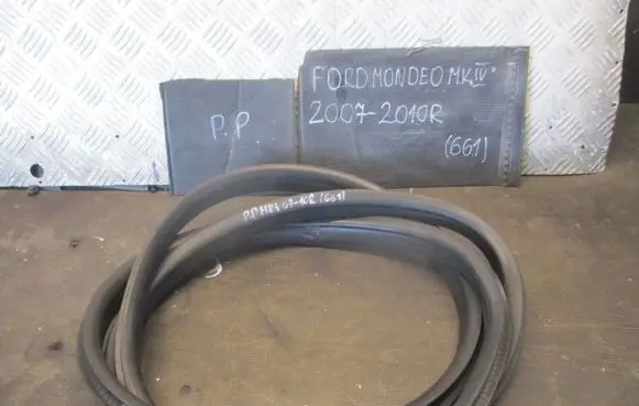 Ford Mondeo MK IV Front door rubber seal 