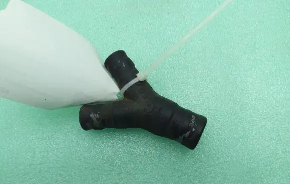 Porsche 911 996 Engine coolant pipe/hose 99610654651