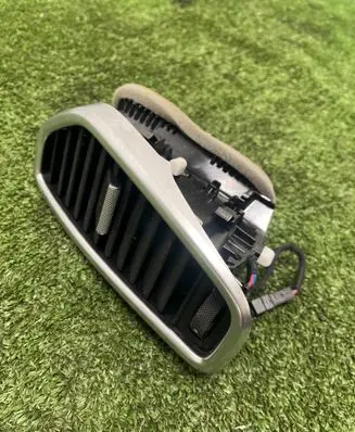 Porsche Cayenne (9Y0 9Y3) Dash center air vent grill 9y0820951