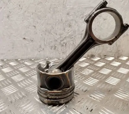 Volkswagen Golf VII Piston 
