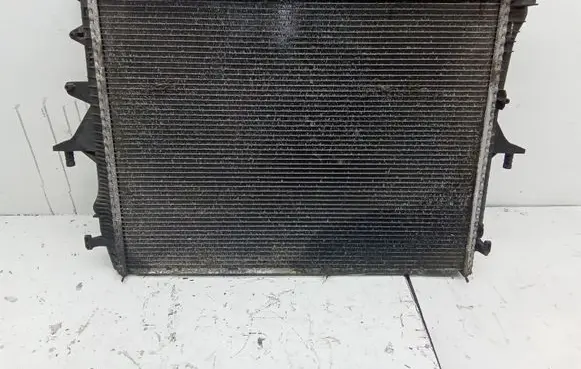 Audi Q7 4L Coolant radiator 7L6121253B