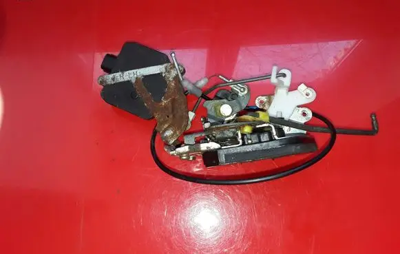 Hyundai Trajet Rear door lock NOCODE
