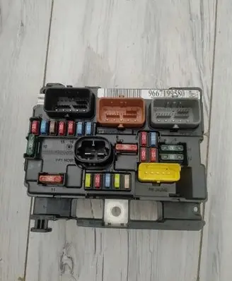 Citroen C3 Picasso BSM Control unit 9667199580