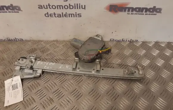 Mitsubishi Pajero Rear door window regulator with motor MR436869 0620200650