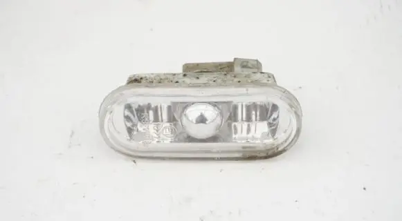 Volkswagen Golf V Front fender indicator light