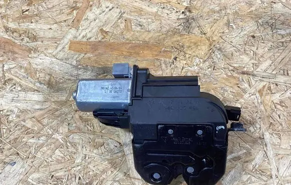 Porsche Macan (95B) Loading door lock 95b827505e