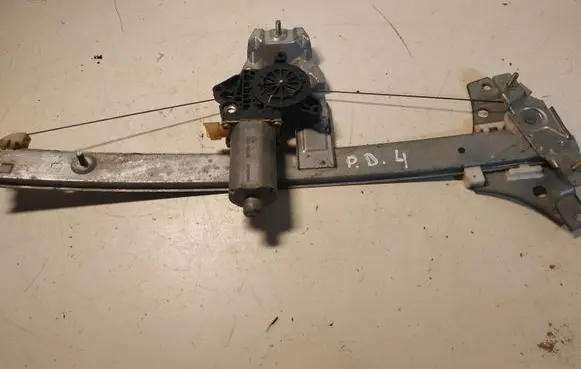 Toyota Avensis T220 Front door window regulator motor 100208